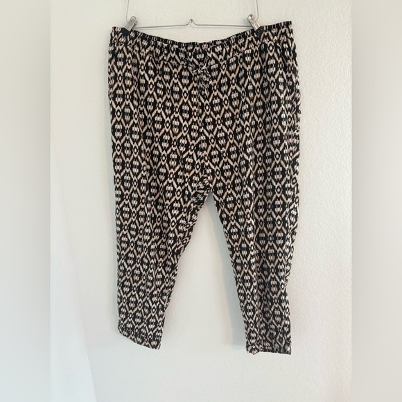 Mid-Rise Cropped Linen-Blend Pants Neutral Ikat - Picture 6 of 12